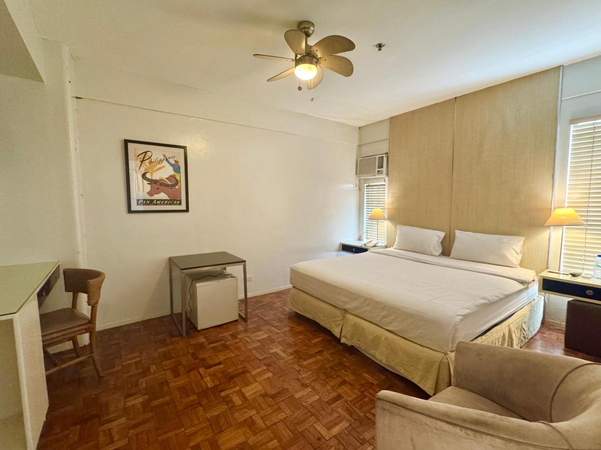 The Clipper House, Poblacion Makati Манила Экстерьер фото