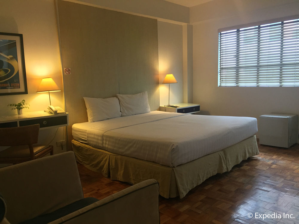 The Clipper House, Poblacion Makati Манила Экстерьер фото